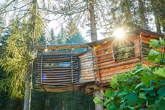 Luxus-Baumhäuser auf dem Fünf-Sterne-Campingplatz Caravan Park Sexten (©Foto: Wildhirdt)
